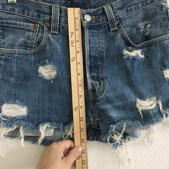 Furst Of A Kind Levi's Womens 28 Denim Shorts Distressed Button Fly Cotton - Picture 9 of 16